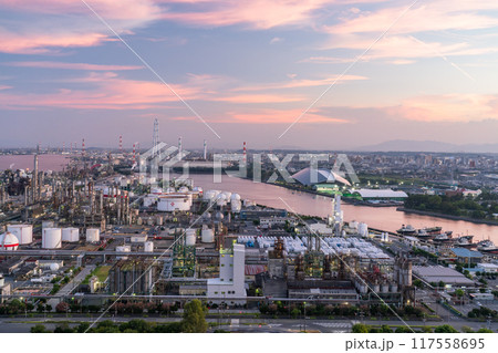 《三重県》工場夕景・四日市コンビナート 《三重県》工場夕景・四日市コンビナート 117558695