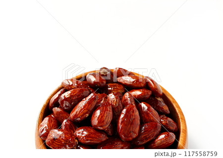 手づくりのアーモンドのキャラメリゼ キャラメルアーモンド 117558759