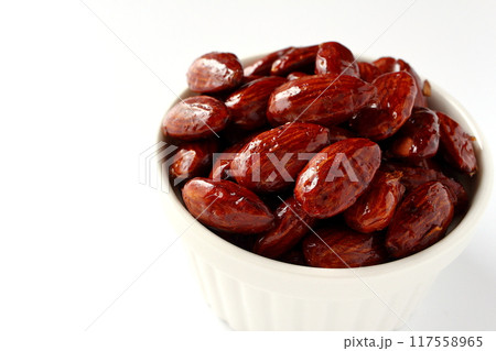 手づくりのアーモンドのキャラメリゼ キャラメルアーモンド 117558965