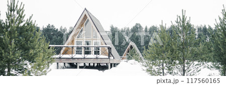 A country house in nature in winter. Rest in an ecologically clean place in winter. Glamping in nature. 117560165