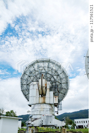 後ろ側から見た　ミリ波干渉計（国立天文台　野辺山宇宙電波観測所） 117561521