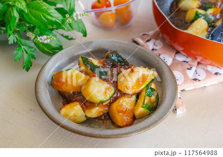 ワンパン料理　ズッキーニのあんかけ炒め 117564988