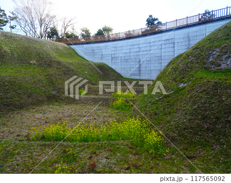 河村城跡の堀切（神奈川県足柄上郡山北町） 117565092