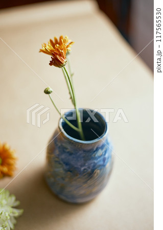 Ceramic vase with flowers Ceramic vase with flowers 117565530