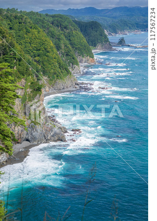 「岩手県」屏風のように5列に連なる鵜の巣断崖　田野畑村 117567234