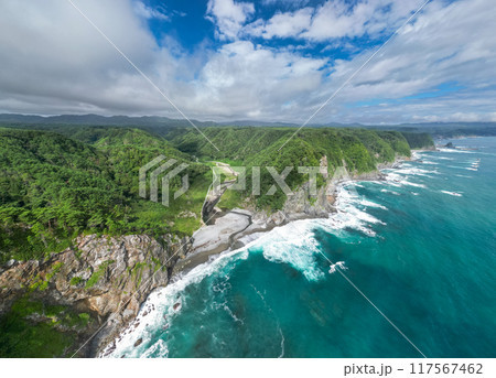 空撮「岩手県」圧倒的な高さの鵜の巣断崖をドローンで海側から撮影　田野畑村 117567462