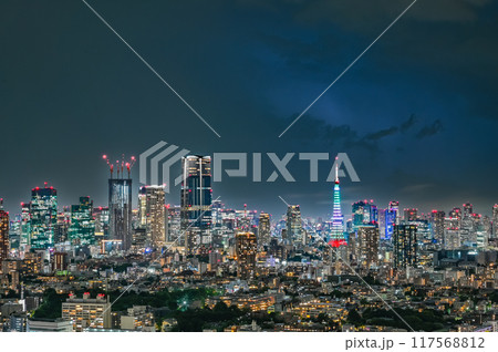 東京の夜景と雷 117568812