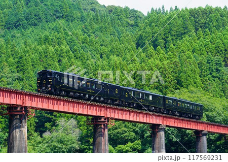 ゆふ高原線の風土をあじわう列車　特急かんぱち・いちろく 117569231