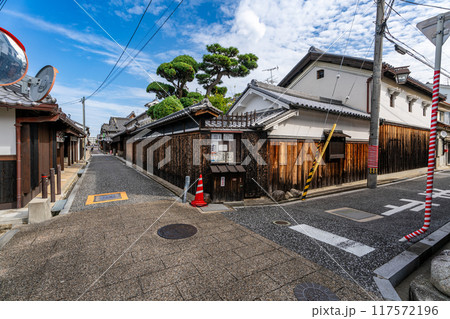 【重要伝統的建造物群保存地区】富田林寺内町 城之門筋と亀ヶ坂筋の辻 大阪府富田林市 【重要伝統的建造物群保存地区】富田林寺内町 城之門筋と亀ヶ坂筋の辻 大阪府富田林市 117572196
