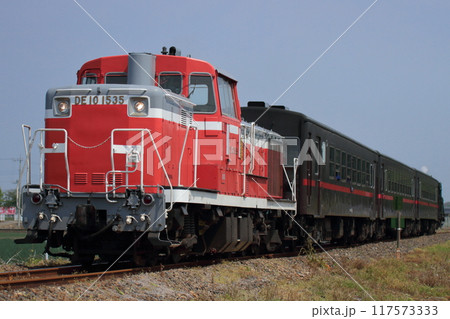 DE10-1535号機牽引のSLもおか編成の回送列車_2016/5/1撮影 117573333