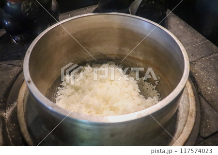 炊き立てごはん 117574023