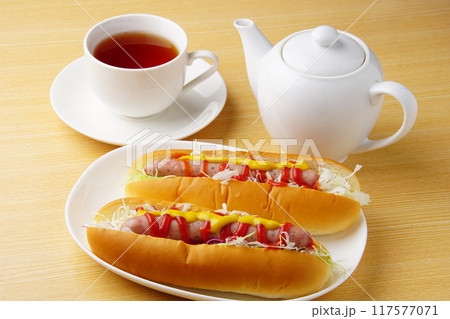 ホットドッグ 117577071
