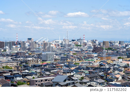 青空が広がる住宅街 青空が広がる住宅街 117582202
