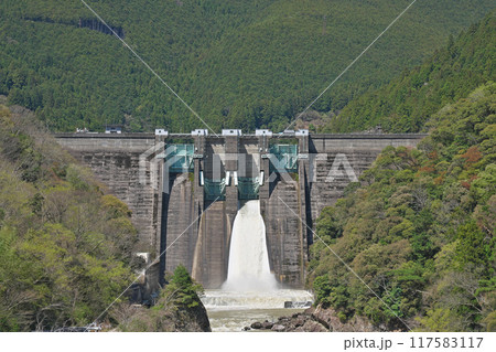 【二川ダム】 和歌山県有田郡有田川町 有田川 117583117