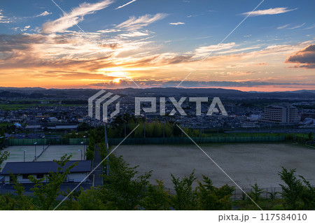 京都府木津川市城山台からの夕景　JR木津駅を望む高台の夕焼けから夜景#17 117584010