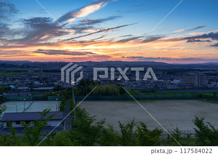京都府木津川市城山台からの夕景　JR木津駅を望む高台の夕焼けから夜景#29 117584022