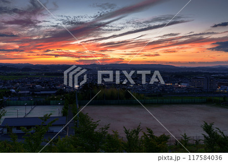 京都府木津川市城山台からの夕景 JR木津駅を望む高台の夕焼けから夜景#43 京都府木津川市城山台からの夕景 JR木津駅を望む高台の夕焼けから夜景#43 117584036