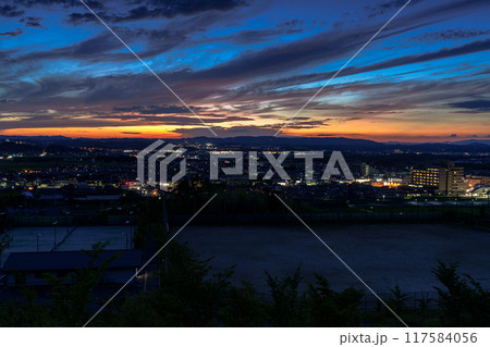 京都府木津川市城山台からの夕景　JR木津駅を望む高台の夕焼けから夜景#63 117584056