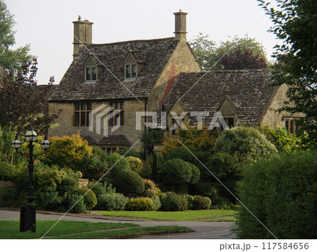 イギリス・コッツウォルツ・チッピングカムデンの風景 イギリス・コッツウォルツ・チッピングカムデンの風景 117584656