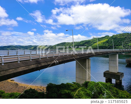 伊唐大橋とその周辺の風景　伊唐島　長島町　出水郡　鹿児島県 117585025