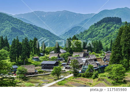 富山県　五箇山　相倉合掌造り集落　相倉展望台からの風景　世界遺産 117585980