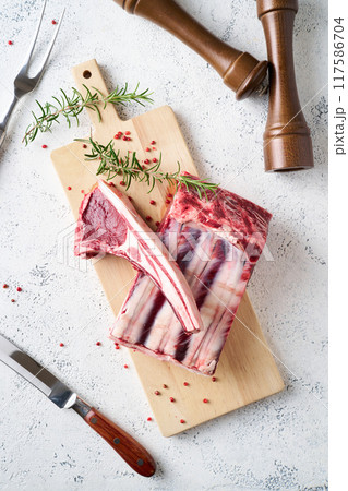 北海道産　エゾシカ肉　ジビエ　骨付きロース 117586704