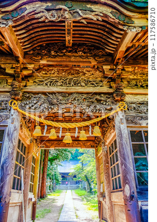 有明山神社の随神門（縦） 117586710