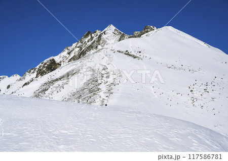2月の西穂高岳独標、ピラミッドピーク 117586781
