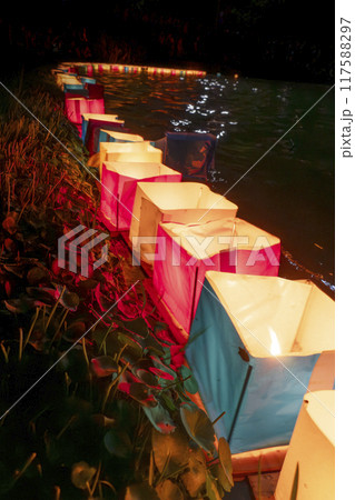 五山の送り火　鳥居形　灯籠流し 117588297