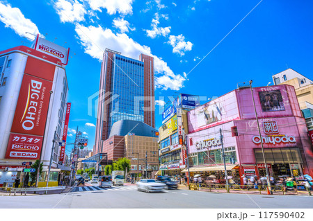 日本の東京都市景観 三軒茶屋駅前のキャロットタワーなどを望む 117590402