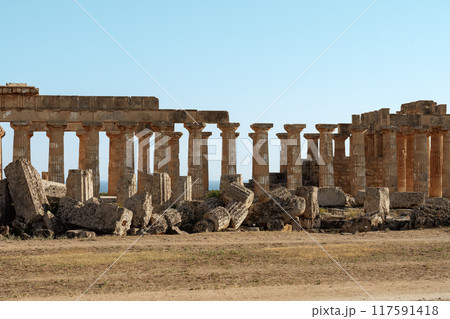 古代遺跡の建設物 117591418