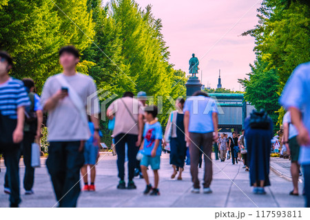 日本の東京都市景観終戦の日…悲劇を繰り返さない…マ姿は消えた…頭を下げる人の姿も…=8月、靖国神社 日本の東京都市景観終戦の日…悲劇を繰り返さない…マ姿は消えた…頭を下げる人の姿も…=8月、靖国神社 117593811