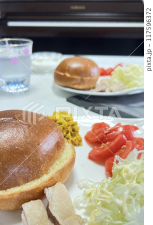 健康 ワンプレ-ト朝食とピアノ 健康 ワンプレ-ト朝食とピアノ 117596372
