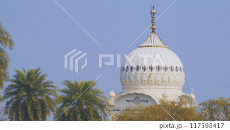 Gurdwara Damdama Sahib is a gurdwara - Sikh place of worship located near Humayun's Tomb on the Outer Ring Road in New Delhi, India 117598417