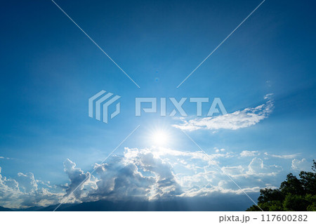 【夏素材】松本平と入道雲と天使の梯子【長野県】 117600282