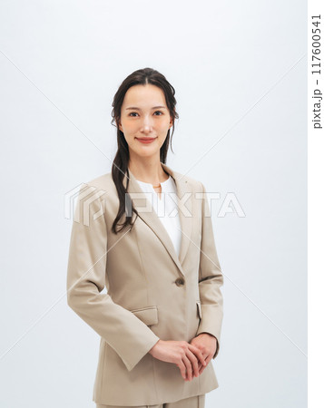 女性ビジネスパーソン 女性ビジネスパーソン 117600541