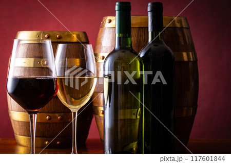 ワインと熟成樽　 117601844