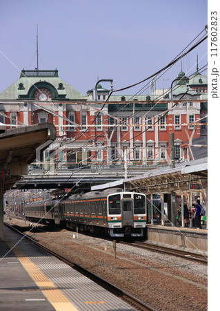 レンガ造りの高崎線深谷駅に到着する211系電車_2010/4/10撮影 117602823