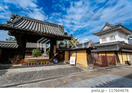 【重要伝統的建造物群保存地区】富田林寺内町　富田林御坊と城之門筋8　大阪府富田林市 117604676