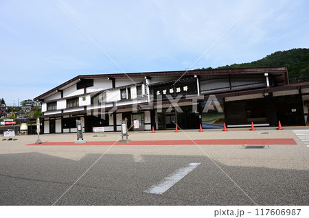 木曽福島駅（中央本線）の駅舎 117606987