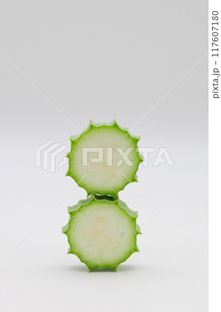 ヘチオクの素材写真 十角糸瓜 ヘチマとオクラの掛け合わせと思われている野菜 ヘチオクの素材写真 十角糸瓜 ヘチマとオクラの掛け合わせと思われている野菜 117607180
