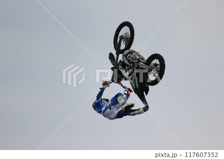 バイクスタント 117607352