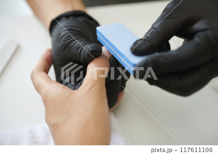 Providing Professional Manicure Using Nail Buffer Block 117611108
