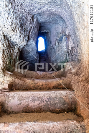 Carvalho beach stairs in Lagoa. Algarve, Portugal 117612185