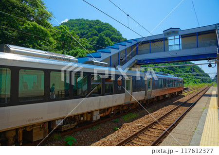 海里　桑川駅停車中の景観　道の駅　日本海　村上市 117612377