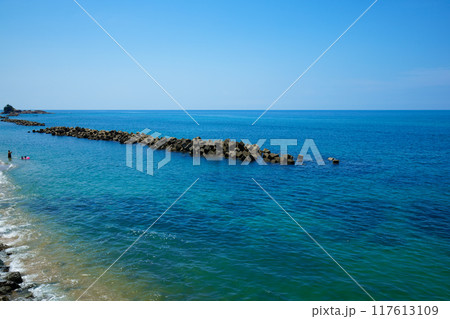 桑川の海辺の景観 ビーチとテトラポット 日本海 桑川の海辺の景観 ビーチとテトラポット 日本海 117613109