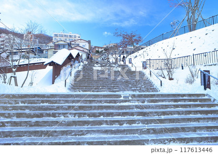 【群馬県】伊香保温泉石段街の冬景色 【群馬県】伊香保温泉石段街の冬景色 117613446