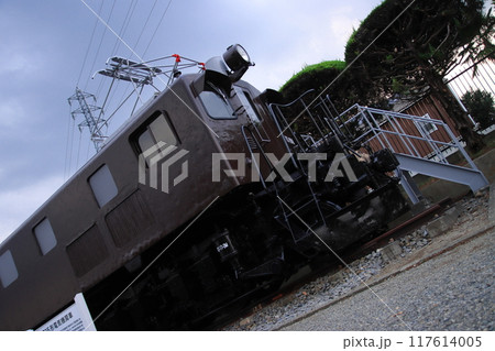 クラウドファンディングの成功で美しい姿を取り戻した山梨県EF15‐198号機 117614005