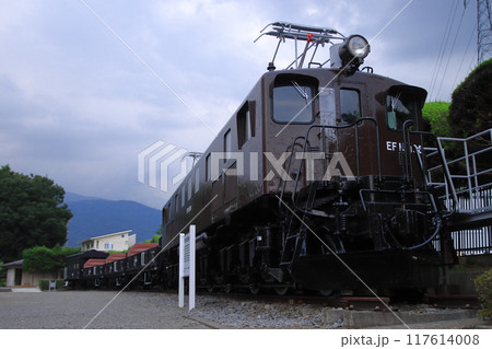 クラウドファンディングの成功で美しい姿を取り戻した山梨県EF15‐198号機 117614008