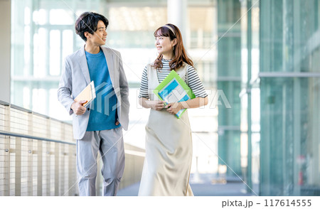 大学生 男女 大学生 男女 117614555